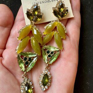 Beautiful crystal green statement drop earrings NWT